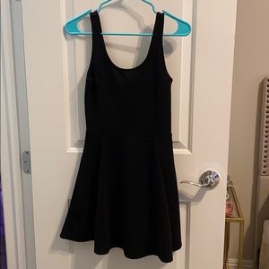 Little black dress (LBD)